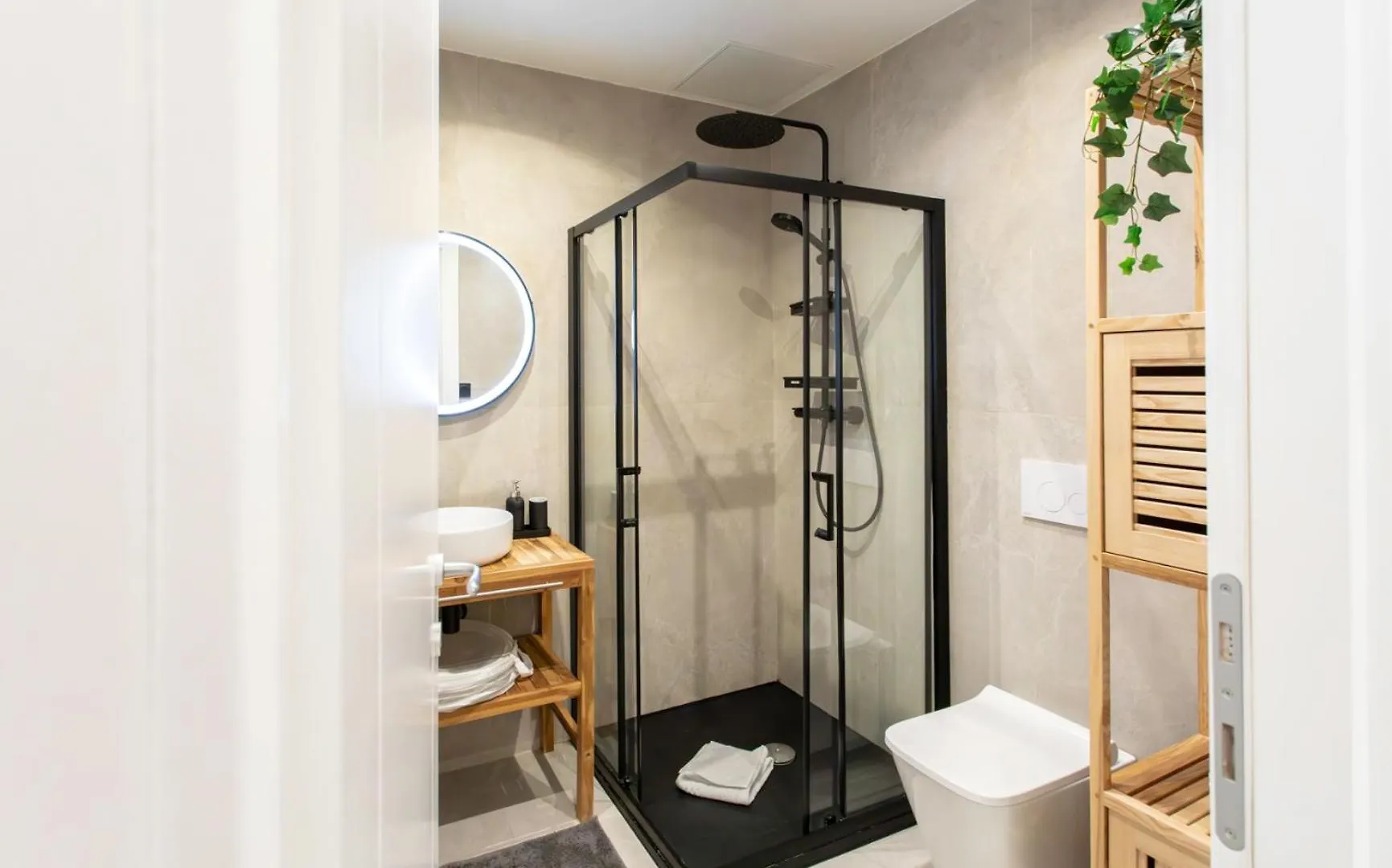#51 1Bdr Massena,Central 5 Min To The Beach Ac Nice 0*,  France